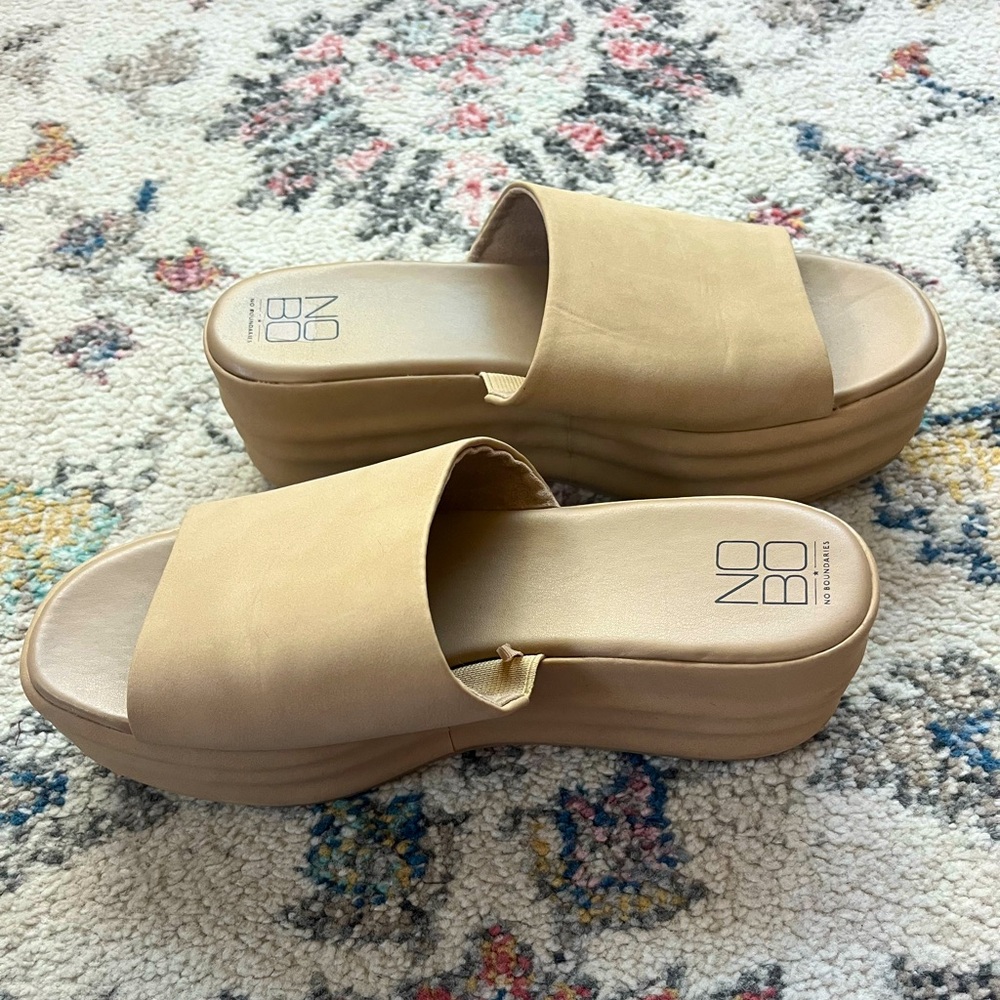 Platform sandals